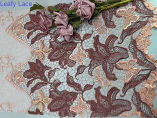 Le tissu de broderie du papillon 3D de 129CM pour des femmes s'habillent