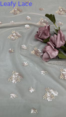 Des lunettes de luxe, des perles, du tissu brodé, du tissu de dentelle, une nouvelle arrivée pour l'occasion de couture.