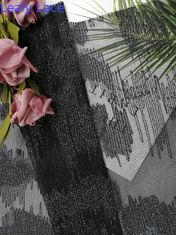 Ligne géométrique métallique noire tissu brodé argenté de Lurex de dentelle