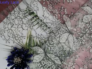 Ton - tissu floral d'habillement de Tone White Black French Chantilly