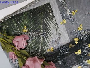 La partie florale de 2 Colorway a perlé le tissu de broderie