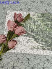 142CM partout dans la broderie argentée de contraste de polyester d'équilibre floral suisse de dentelle
