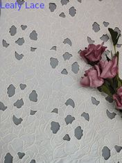 Tulle Mesh Printed Lace Fabric Black a rectifié l'azo de flocage blanc librement