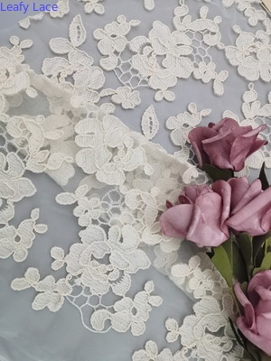 Fil attachant attaché floral beige de coton de polyester de tissu de dentelle de la couleur 3D