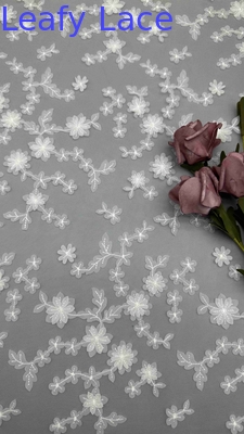 Couleur blanche Floral 3D Laser Broderie 3d Tissu rose par la cour Tissu largeur complète pour les femmes robe