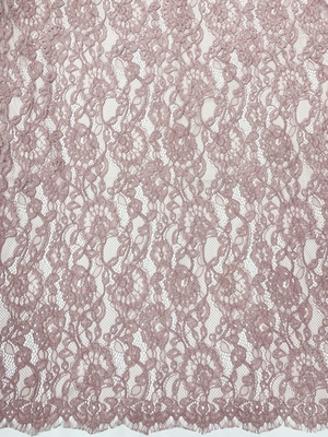 Vêtements spéciaux de chenille en fil de fleurs et de dentelle