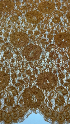 Couleur brune chenille fil florale bordé de dentelle tissu par la cour robe pour les femmes robe