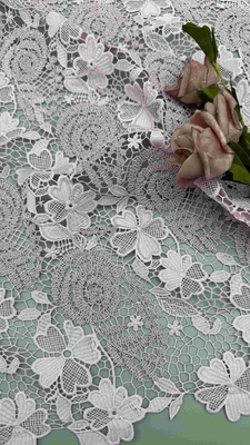 51 pouces 100% poly couleur violette claire florale broderies chimiques robe tissu pour la mode robe
