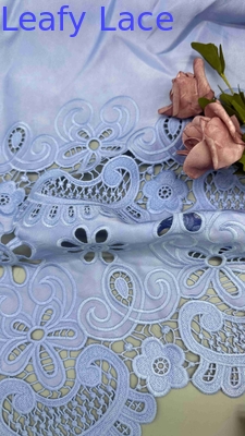 Tissu brodé à la découpe au laser bleu clair Poly Grpund Tissu brodé pour lunettes pour les marques de vêtements