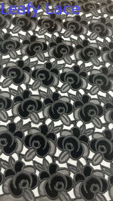 Tissu en dentelle brodée à feuilles creuses, couleur personnalisée