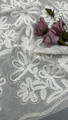 Tissu en dentelle à cordes en coton 100% Tissu en dentelle brodée élégant pour les vêtements