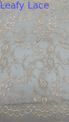 Fête de mariage Essentiel Broderie à la feuille Lace Tissu élégant Tissu brodé