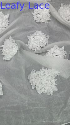 Tissu en maille de tulle à feuilles tissus de dentelle brodés tissus de fleurs respiration à feuilles pour les costumes