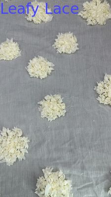 Tissu en maille de tulle à feuilles tissus de dentelle brodés tissus de fleurs respiration à feuilles pour les costumes