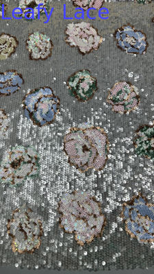 Tissu de dentelle brodé 100% polyester