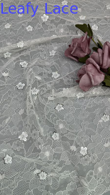 Tissu de dentelle blanche française de Chantilly Luxe dentelle à paillettes pour robes de soirée et modèles de couture