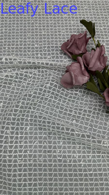 Matériau de dentelle de Chantilly français blanc classique haut tissu pour les projets de vêtements de bricolage
