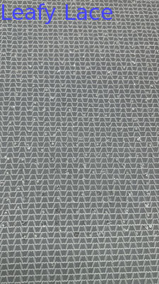 Matériau de dentelle de Chantilly français blanc classique haut tissu pour les projets de vêtements de bricolage