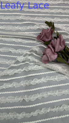 Tissu en maille de tulle Tissu en dentelle Tissu plissé pour vêtements Couture et design de mode