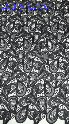 Tissu en dentelle de Chantilly avec des bords irréguliers, dentelle romantique pour voile et robe de mariée