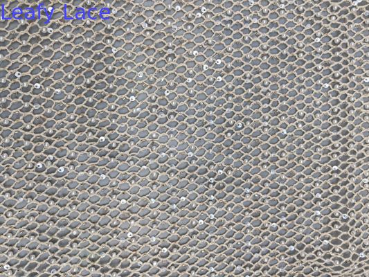 Tissu brodé en maille à perles pour des robes de soirée élégantes et de haute qualité