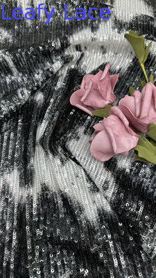 Tissu brodé en paille noir et blanc élégant pour la saison AW pour la fête des dames