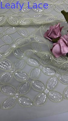 Quatre feuilles de trèfle séquence tissu brodé pour les robes respirer robes de mariée pour femmes