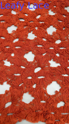 Tissu de dentelle à volants de luxe, tulle superposé fait à la main avec ajourage pour robes de soirée spectaculaires