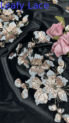 Tissu texturé luxueux pour des robes de soirée glamour et des créations de couture
