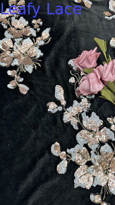 Tissu texturé luxueux pour des robes de soirée glamour et des créations de couture