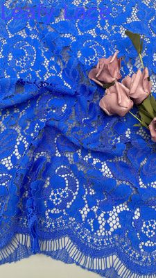 Tissus brodés en dentelle bleue motifs floraux laser creux pour les fêtes robes vêtements