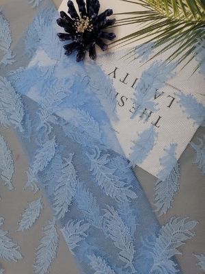 Tissu en nylon de Chantilly de dentelle de poids léger français sensible de tissu