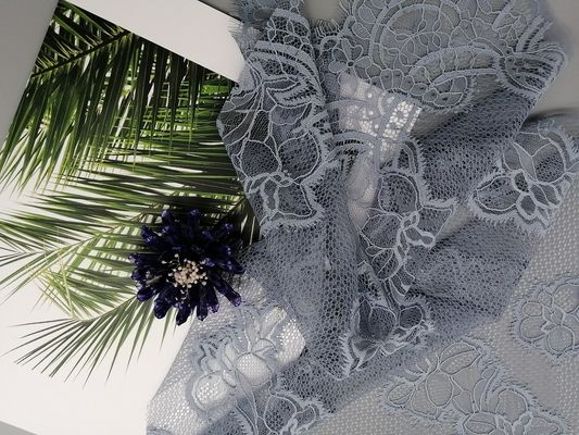 tissu français léger de dentelle de feston de cil de 121g/m Chantilly