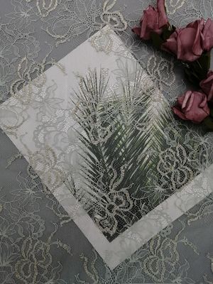 Tissu métallique de dentelle de feston de Lurex de cil français de Chantilly
