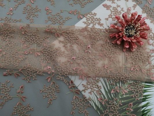 Petit Tulle floral Mesh Colored Embroidered Lace Fabric par la cour