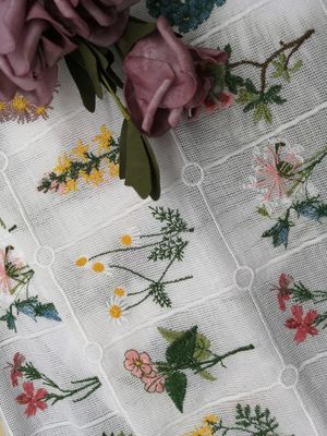 80 yards du coton 9 de tissu floral de la dentelle 3D brodé par couleurs