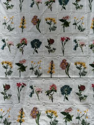80 yards du coton 9 de tissu floral de la dentelle 3D brodé par couleurs