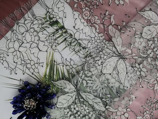 Ton - tissu floral d'habillement de Tone White Black French Chantilly