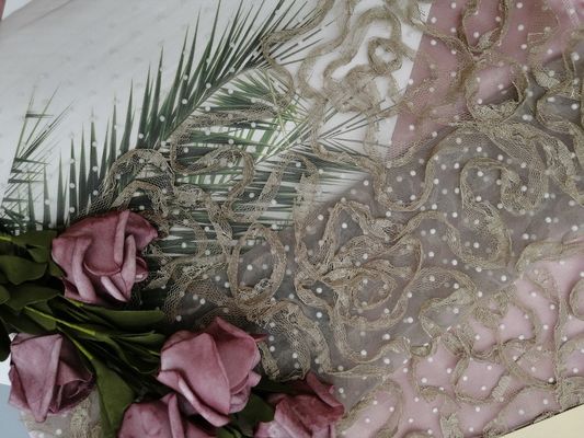 Tissu kaki de broderie d'Applique
