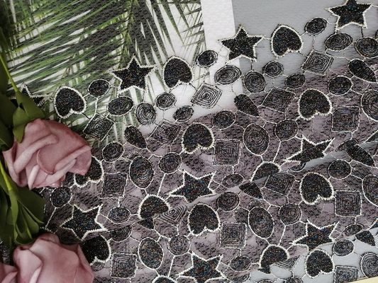 Tissu coloré métallique de broderie de Lurex de forme d'étoile pour la robe de petite fille