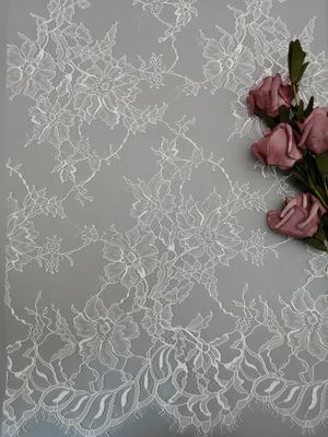 Tissu floral 145CM blanc en nylon de Tulle Mesh Fabric Embroidery Soft Lace de dentelle de 100%
