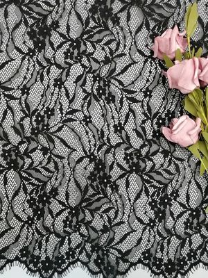 Le cil français noir de lumière de tissu de dentelle de Chantilly lacent le tissu avec le feston