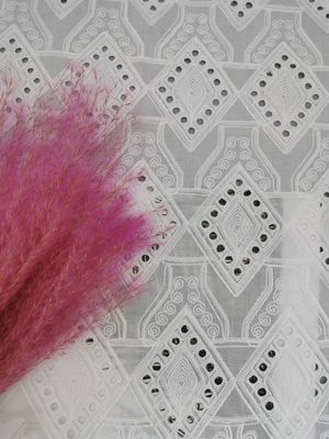 Tissu de broderie de coton de Diamond Pattern Lace Eyelet White