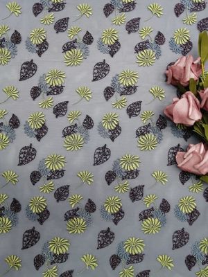 Broderie Tulle métallique de voile colorée par tissu floral de la dentelle 3D de 125CM