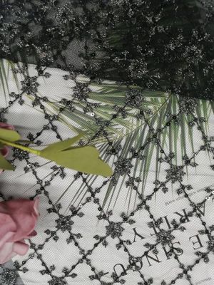 Articles de literie d'ODM Tulle Mesh Sequin Embroidered Fabric For