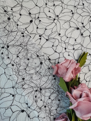 Fil noir attachant deux la largeur de Tone Lace Fabric Embroidered 142cm