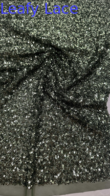 Tissu brodé de sequins 100% polyester Tissu compliqué Bonne qualité pour robe de soirée