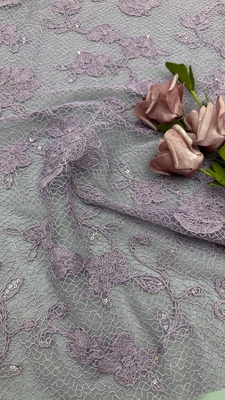 Produit en maille de tissu de dentelle broderie à feuilles Fabrique de vêtements de mariage de luxe