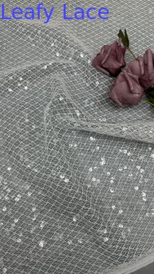 Tissu de dentelle brodée pour les robes de mariée personnalisées