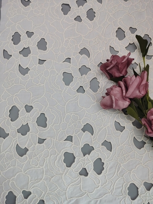 Tulle Mesh Printed Lace Fabric Black a rectifié l'azo de flocage blanc librement